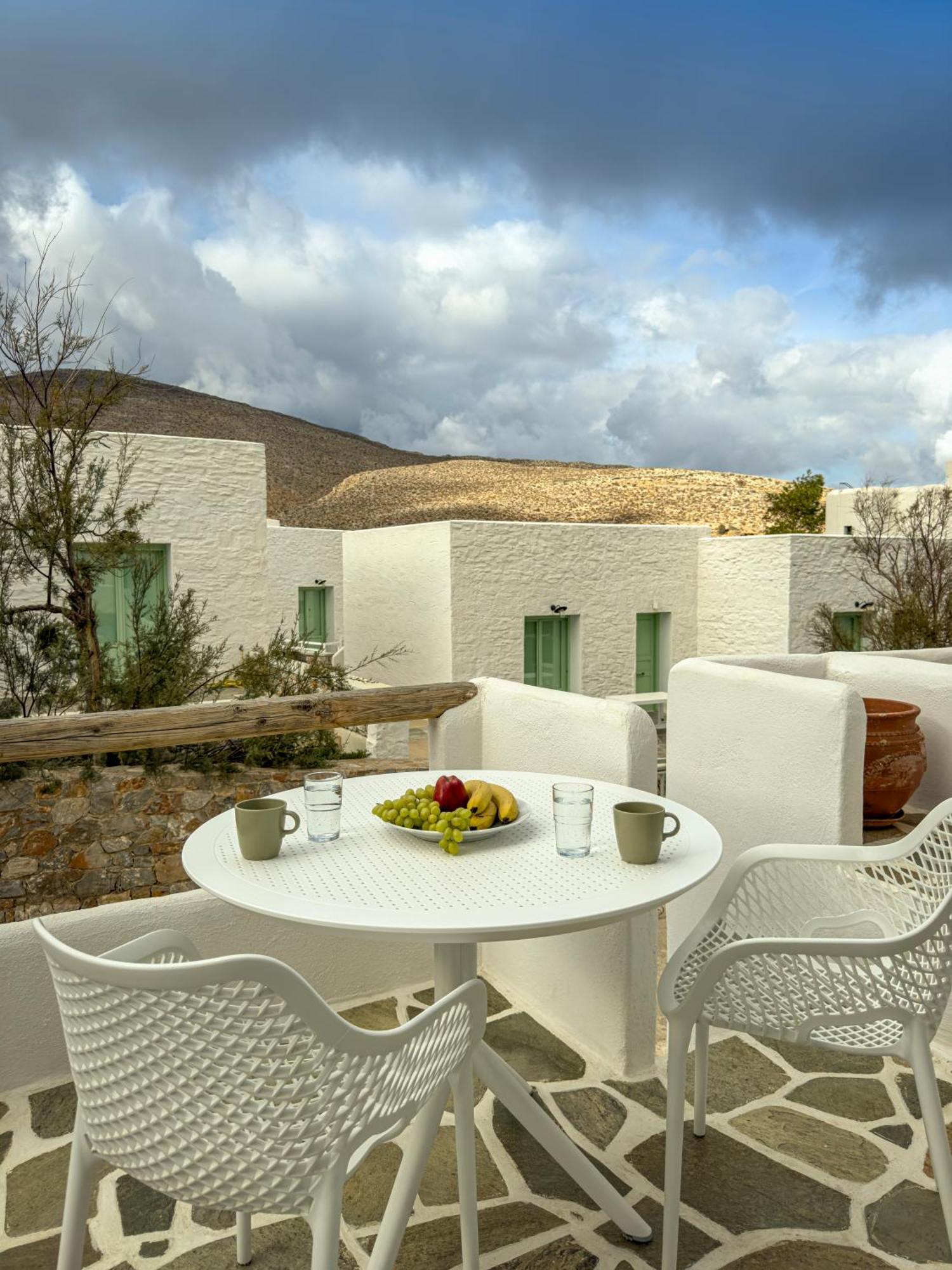 Aneton Residences Folegandros Karavostasis  Buitenkant foto